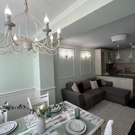 Апартаменты Shabby Chic *