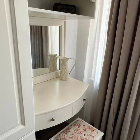 Апартаменты Shabby Chic *